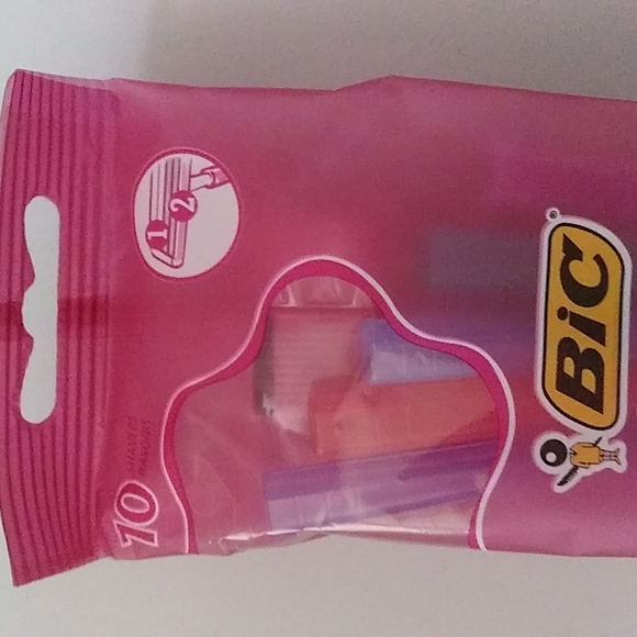 Bic Silky Touch Women's Razor 10 Pack/Razor - Picture 2 of 3